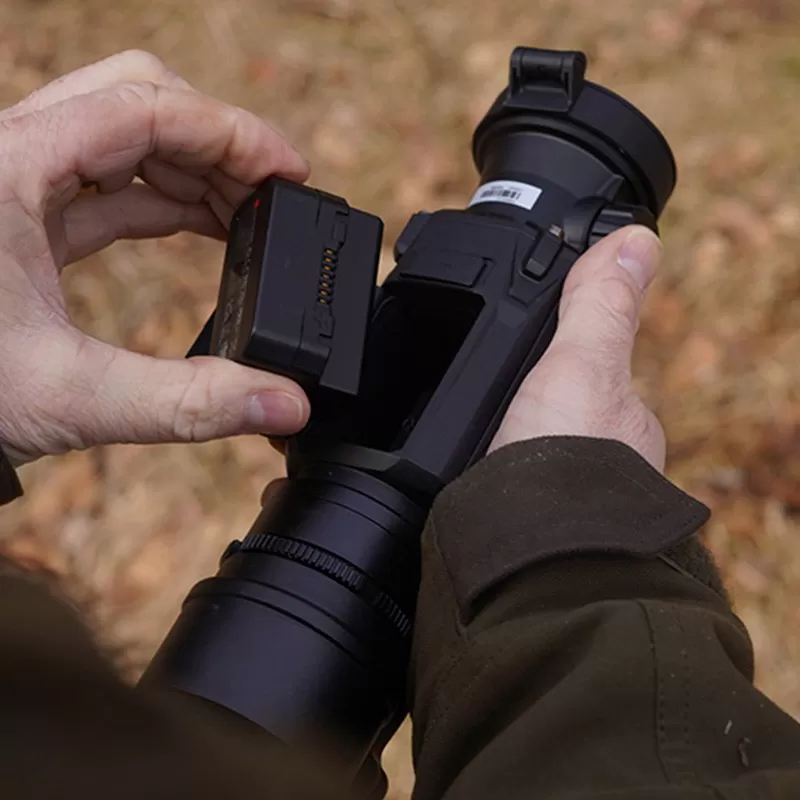 Clip-on HikMicro THUNDER 2.0 TE19CR 256X192, 12 um NETD 35 MK.