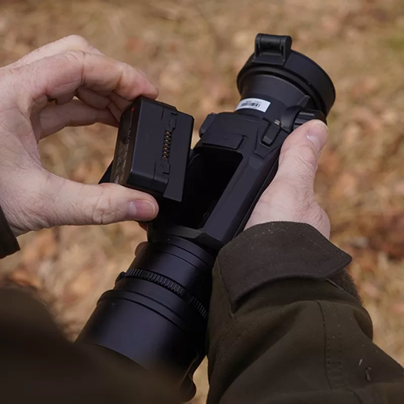 Clip-on HikMicro THUNDER 2.0 TH35PCR 384X288, 12 um NETD 20 MK.