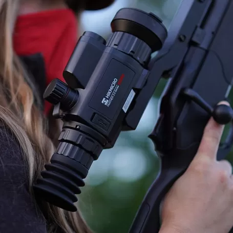 Mira térmica HikMicro PANTHER 2.0 PQ50L 640x512 12 UM. Resolução OLED: 1024*768, 2.600 m. LRF de áudio: 600 m + balística.