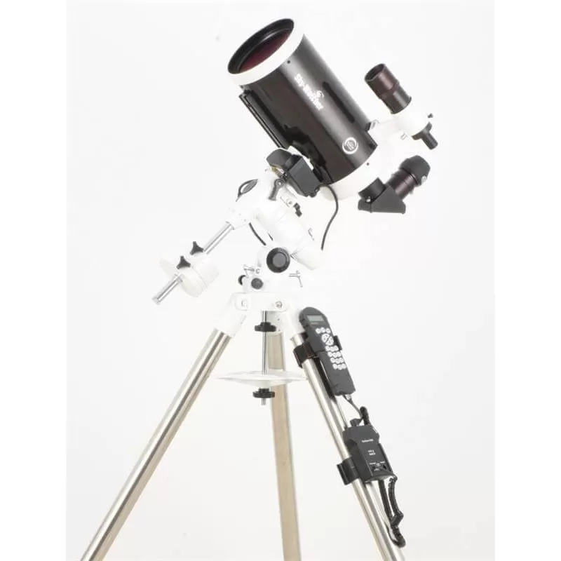 Telescópio SKY-WATCHER Maksutov Cassegrain BD 150/1800 NEQ3-2 PRO GOTO - SW0101 - Sky-Watcher - Telescópios Sky-Watcher Telescópio SKY-WATCHER Maksutov Cassegrain BD 150/1800 NEQ3-2 PRO GOTO - SW0101 - Sky-Watcher - Telescópios Sky-Watcher