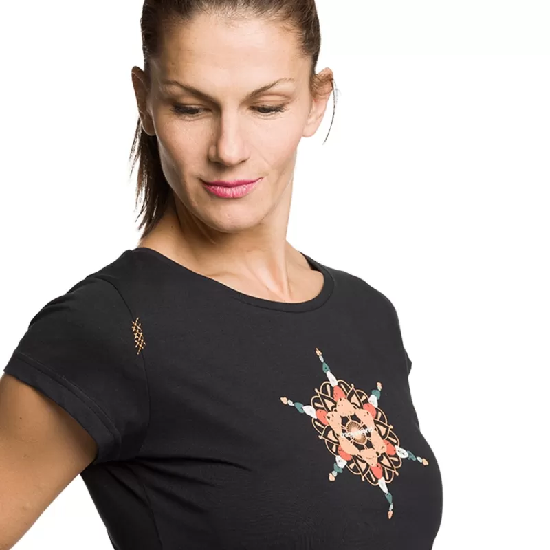 CAMISETA MANDALA PRETA Trangoworld