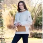 Suéter feminino de lã sherpa azul Oxford - bege