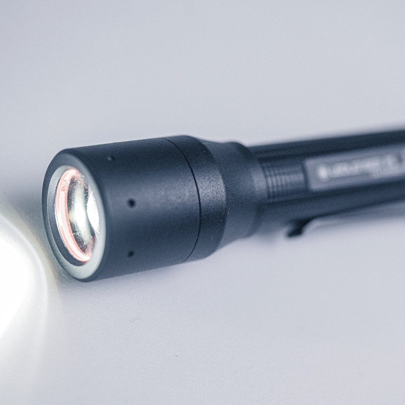 Led Lenser Linterna P5 Pilas