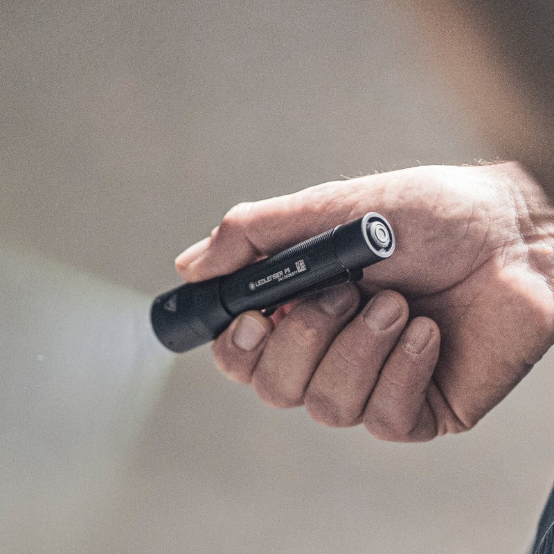 Led Lenser Linterna P5 Pilas