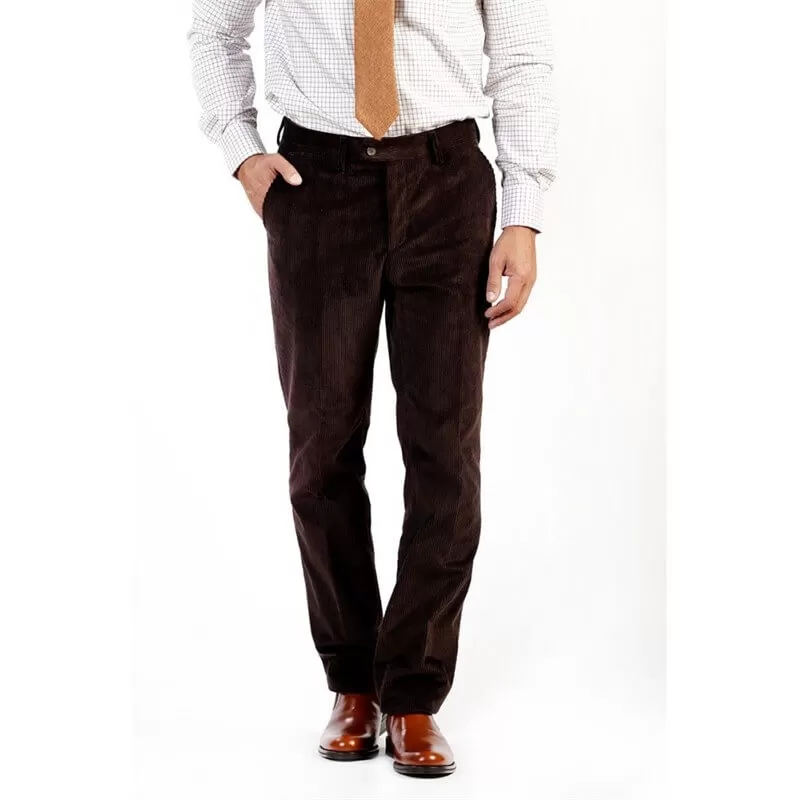 Calças Curzon Classics de Veludo Cotelê Marrom - TRP-BR - Curzon Classics - Masculino - Calças CURZON CLASSICS Calças Curzon Classics de Veludo Cotelê Marrom - TRP-BR - Curzon Classics - Masculino - Calças CURZON CLASSICS