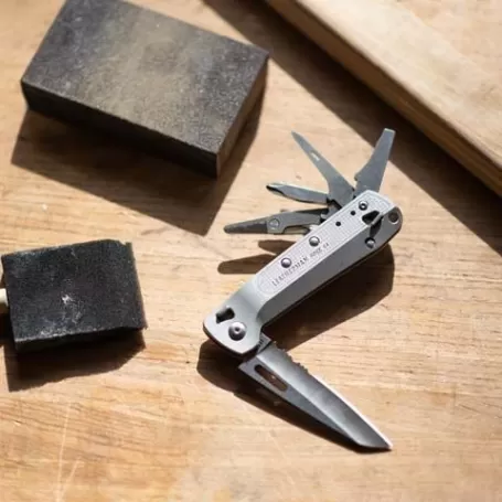 LEATHERMAN K4X prata, borda combinada, sem bainha, caixa de papelão