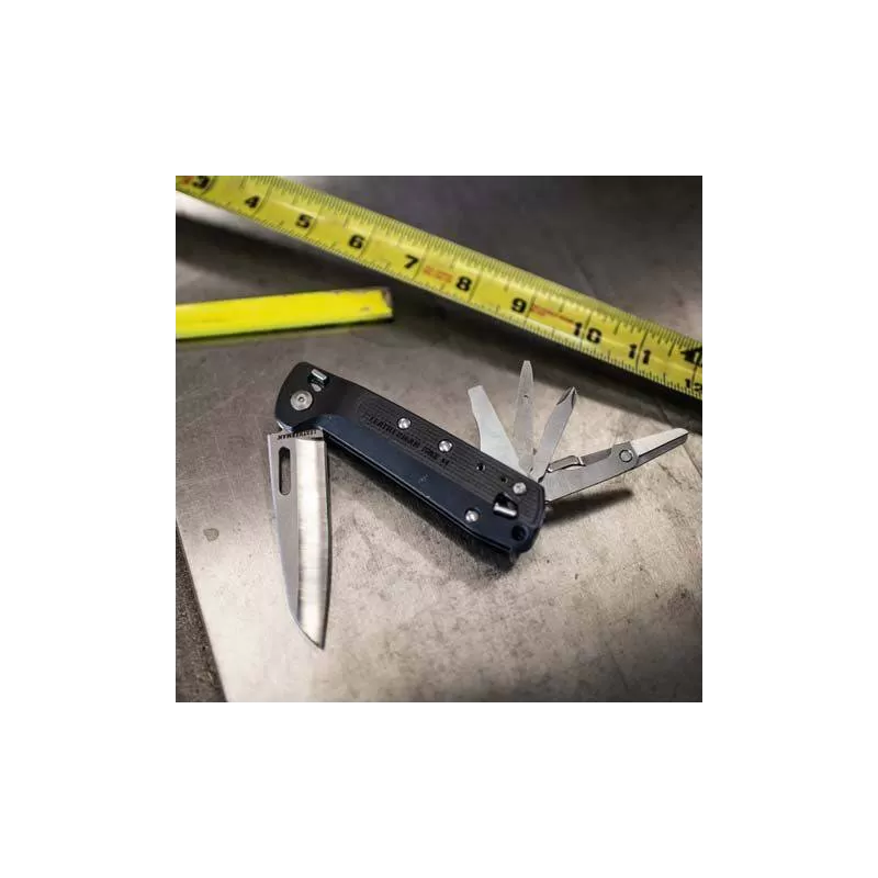 LEATHERMAN K4 cinza escuro, borda lisa, sem bainha, caixa de papelão