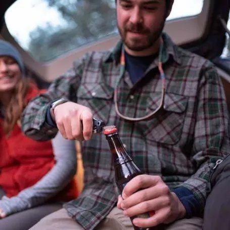 LEATHERMAN K4 cinza escuro, borda lisa, sem bainha, caixa de papelão