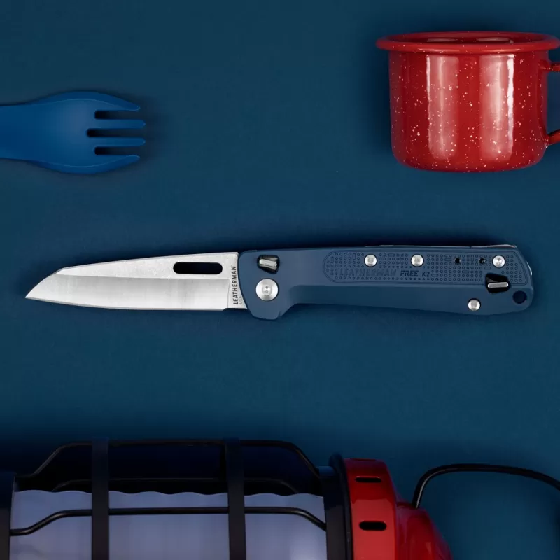 LEATHERMAN K2 azul, borda lisa, sem bainha, caixa de papelão