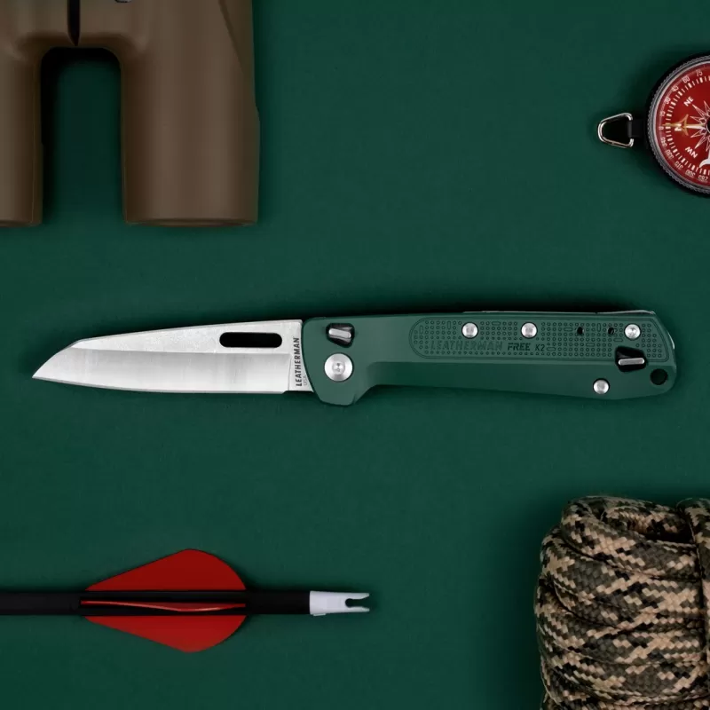 LEATHERMAN K2 verde, borda lisa, sem bainha, caixa de papelão