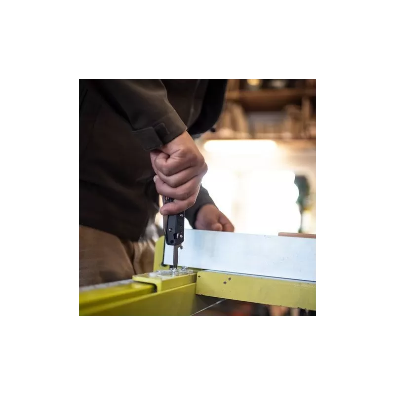 LEATHERMAN K2 cinza escuro, borda lisa, sem bainha, caixa de papelão