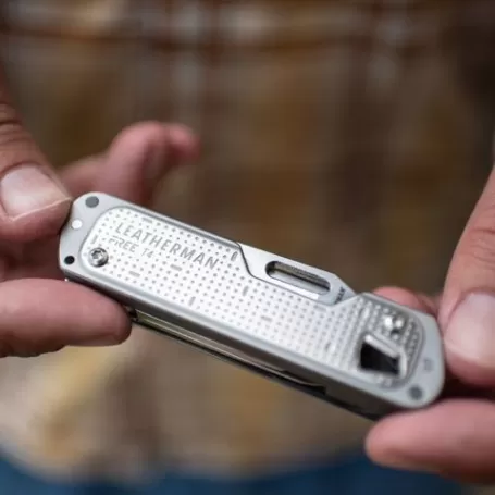 LEATHERMAN T4 prata, sem bainha, caixa de papelão