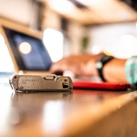 LEATHERMAN T4 prata, sem bainha, caixa de papelão