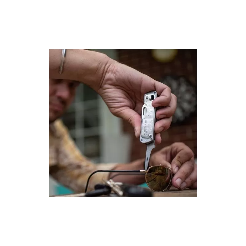 LEATHERMAN T4 prata, sem bainha, caixa de papelão