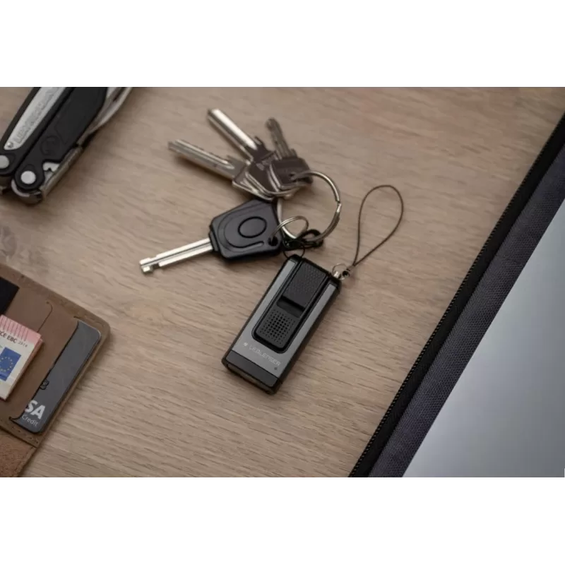 Chaveiro Led Lenser K6R Cinza de Segurança, Recarregável com Carregamento USB-A (Sinal Acústico de Emergência)