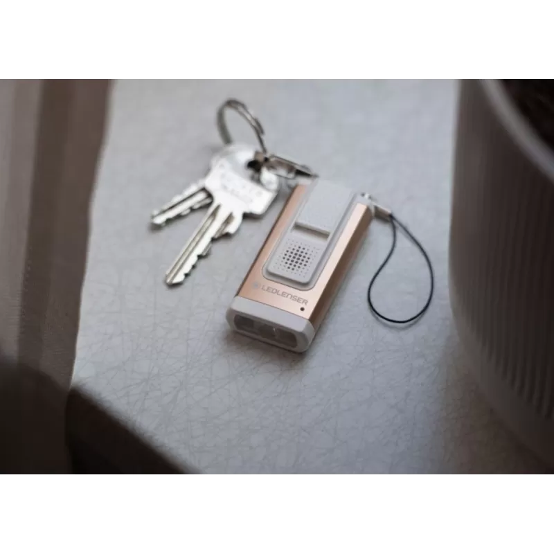 Chaveiro Led Lenser K6R Safety Gold, Recarregável com Carregamento USB-A (Sinal Acústico de Emergência)