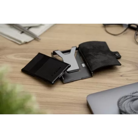 Carteira Flexível Led Lenser com Lanterna + Protetor de Cartão 150 lm PRETA