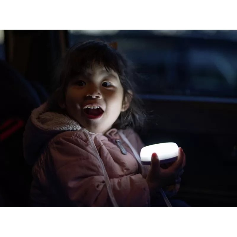 Luz de acampamento Led Lenser KIDCAMP6 roxa, com LEDs coloridos