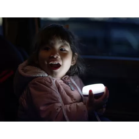 Luz de acampamento Led Lenser KIDCAMP6 roxa, com LEDs coloridos