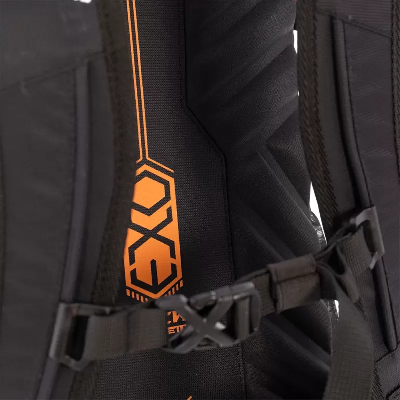 MOCHILA Trangoworld JETHI 25 PRETA